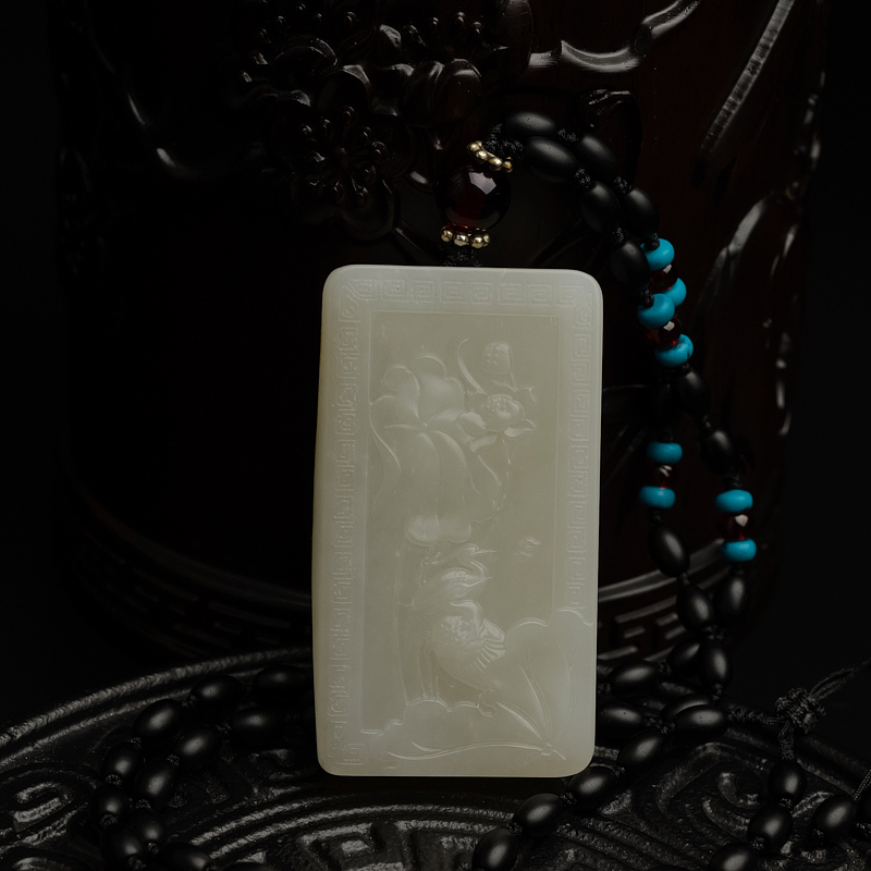 天然新疆和田玉鹤牌吊坠 - 红掌柜