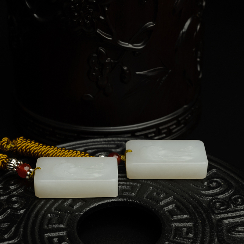 和田玉吊坠-红掌柜