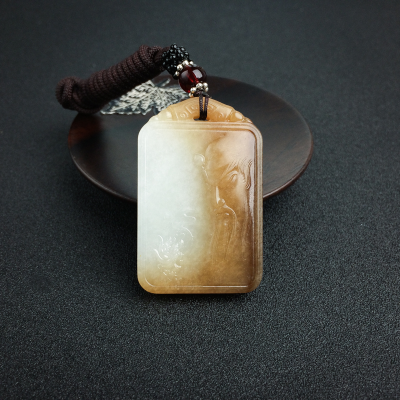 俄料俏色山料和田玉关公吊坠-红掌柜