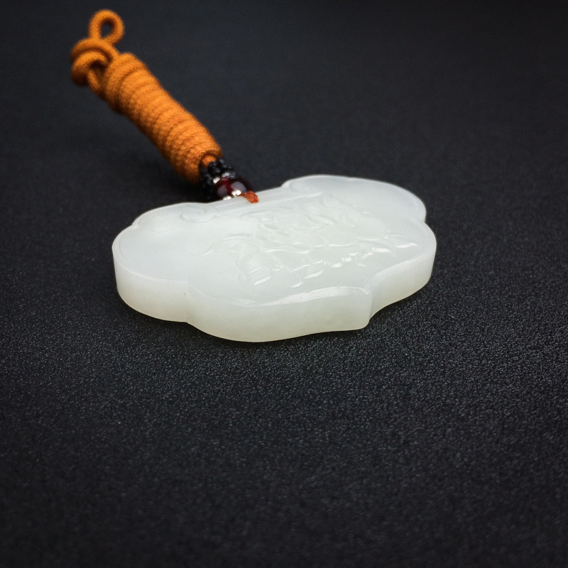 俄料天然山料白玉平安锁吊坠-红掌柜