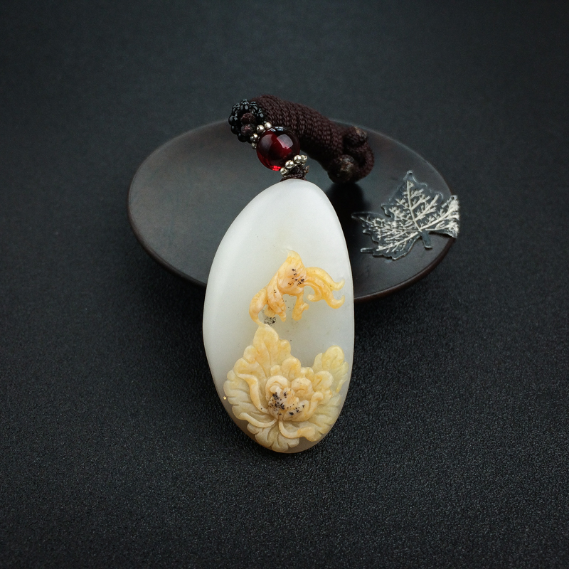 俄料俏色山料和田玉蝶恋花吊坠-红掌柜