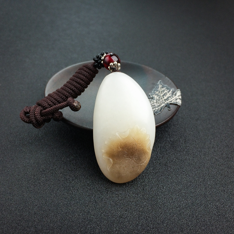 俄料俏色和田玉蝶恋花吊坠-红掌柜