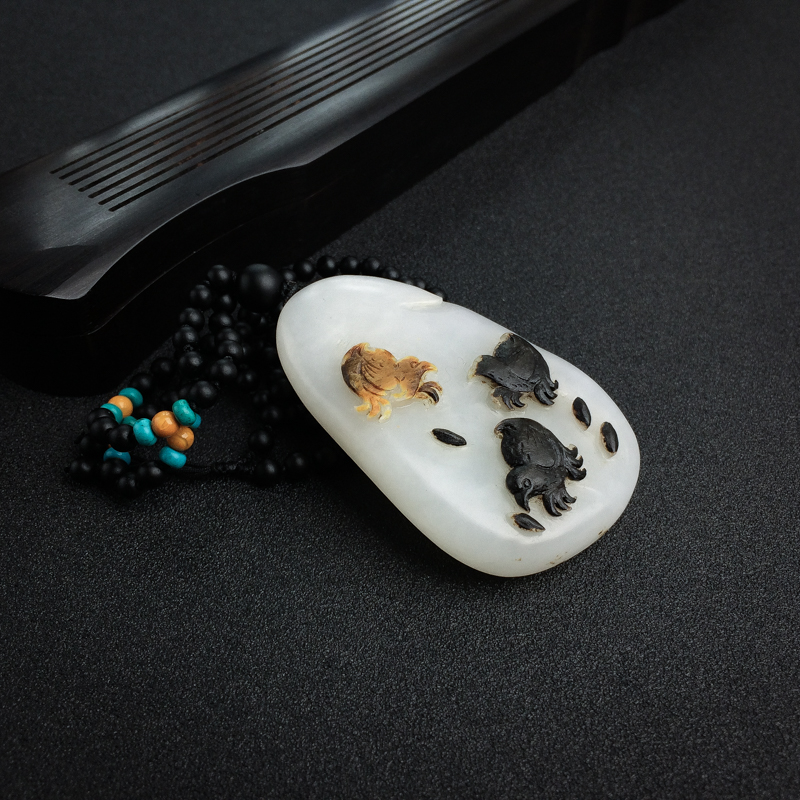 俄料天然山料俏色和田玉吊坠-红掌柜