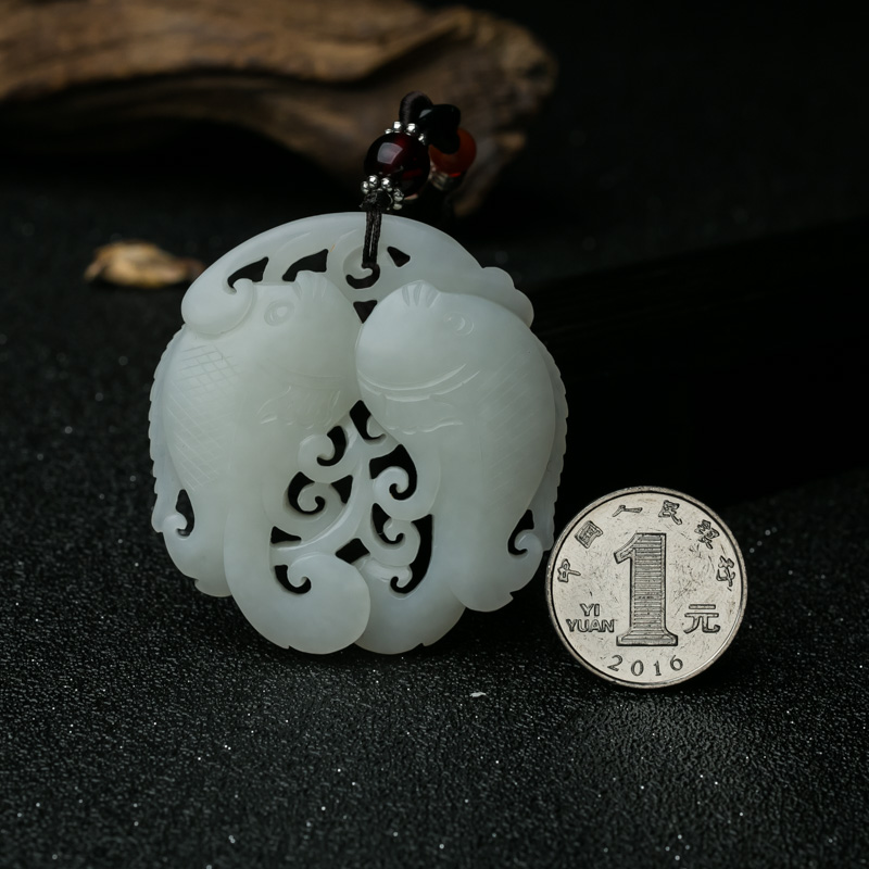 和田玉镂雕双鱼挂坠-红掌柜