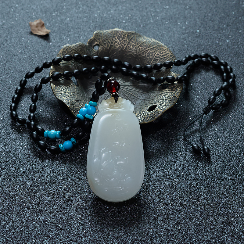 和田白玉一品清廉吊坠-红掌柜