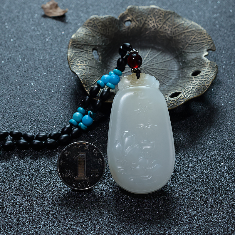 天然俄罗斯山料和田白玉一品清廉吊坠-红掌柜