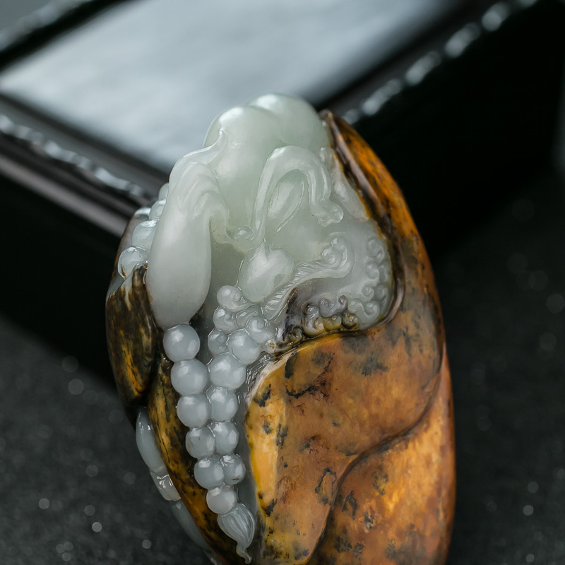 俄罗斯和田玉罗汉手把件-红掌柜