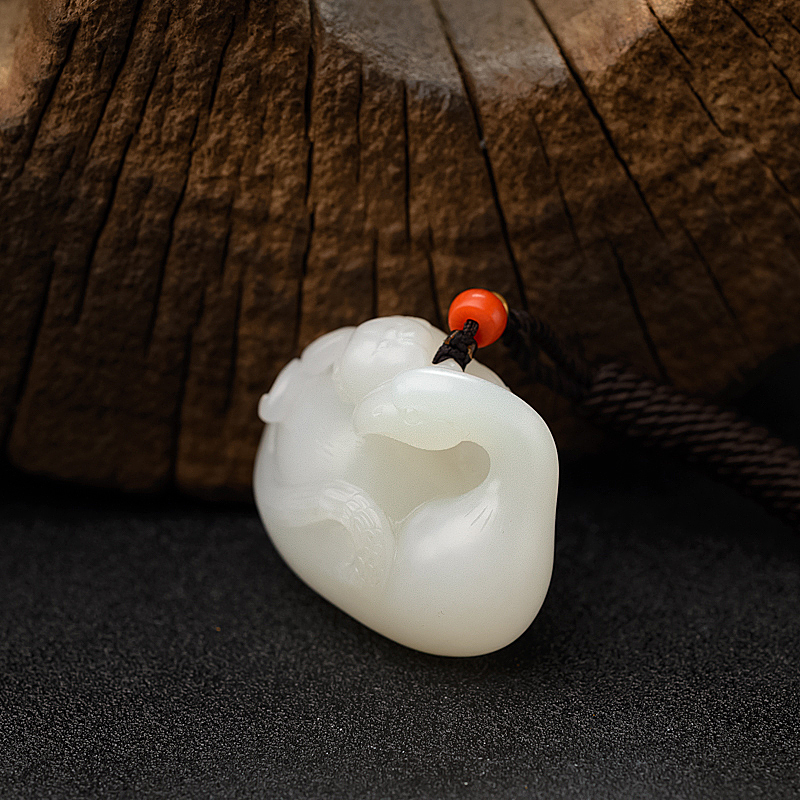 和田白玉籽料天鹅吊坠 - 红掌柜
