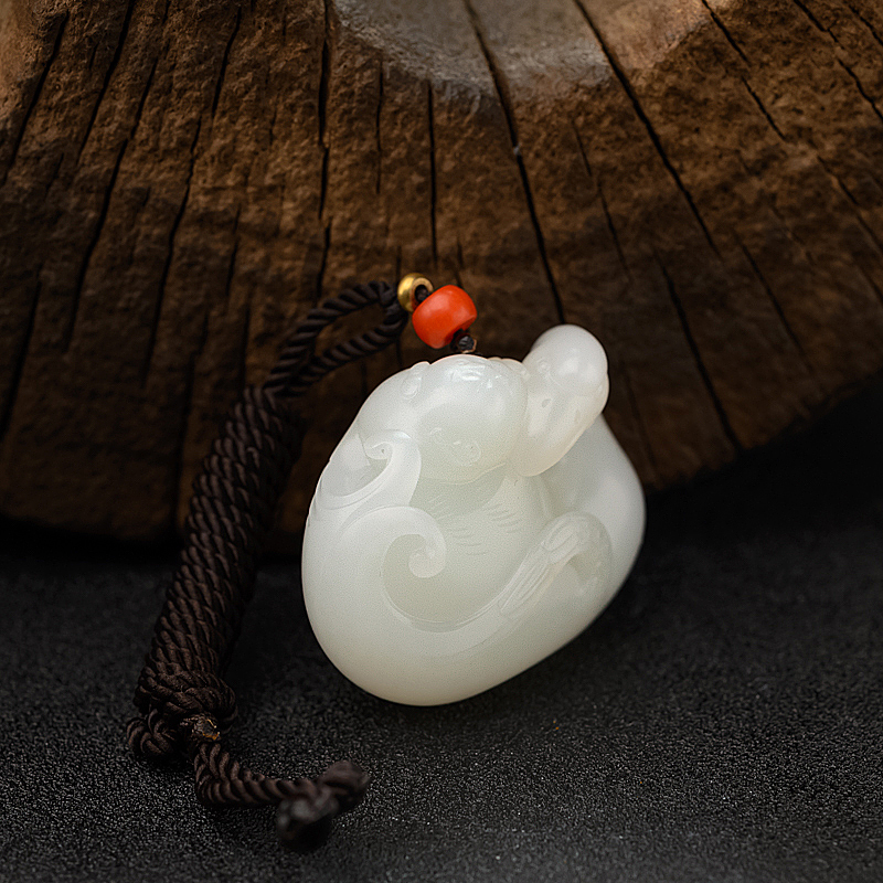 新疆和田玉籽料天鹅吊坠 - 红掌柜