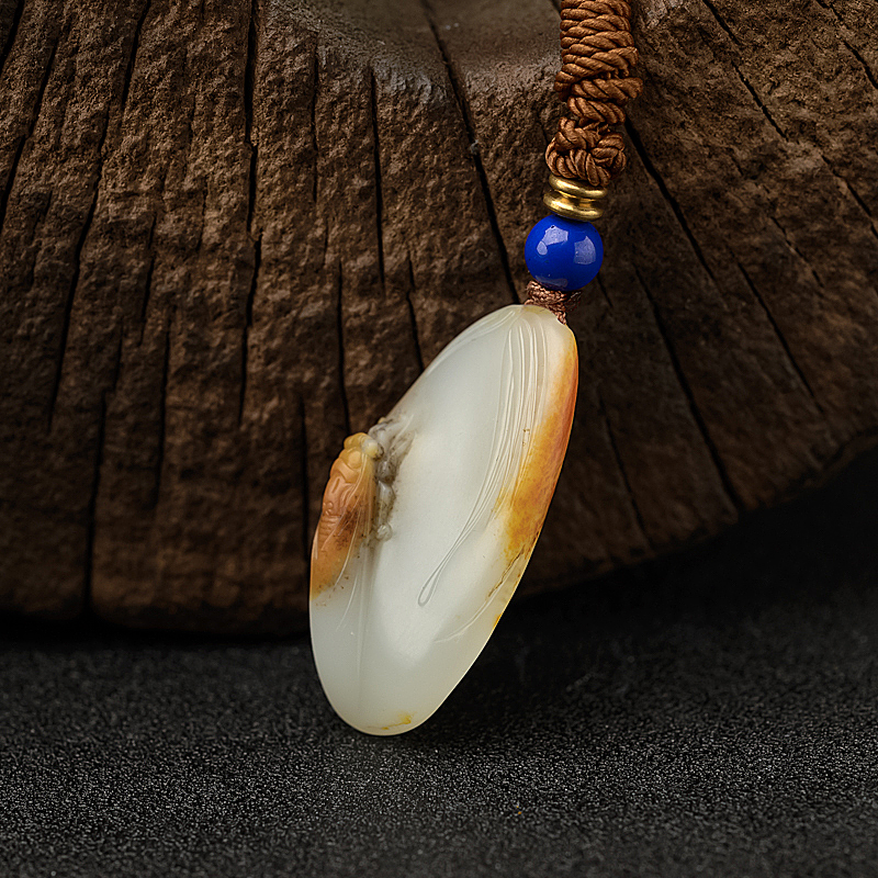 和田白玉籽料一鸣惊人吊坠 - 红掌柜