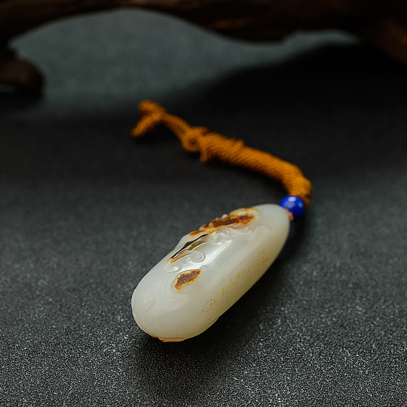 新疆籽料和田玉荷花吊坠 - 红掌柜