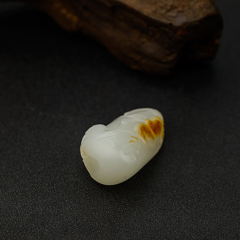 新疆籽料和田玉仙鹤吊坠 - 红掌柜