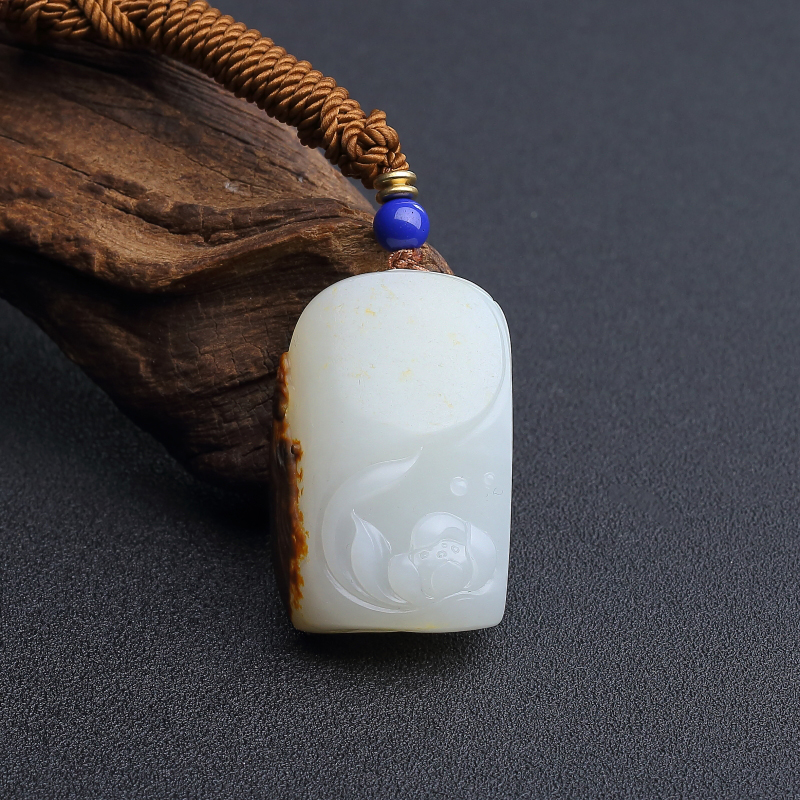 新疆天然和田玉籽料一品清廉吊坠-红掌柜