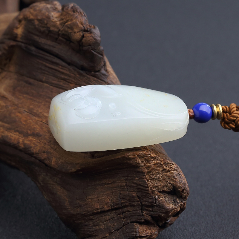 新疆天然和田玉籽料吊坠-红掌柜