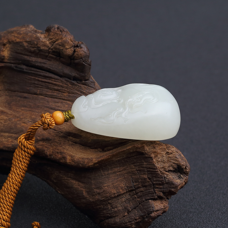 新疆天然籽料和田白玉吊坠-红掌柜
