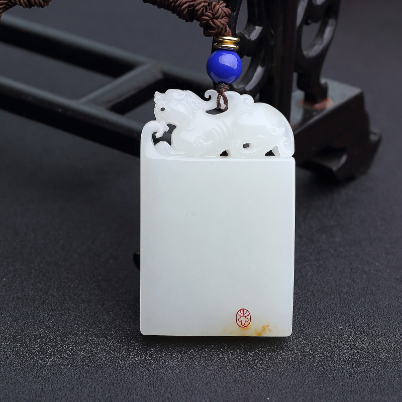 和田白玉貔貅吊坠-红掌柜