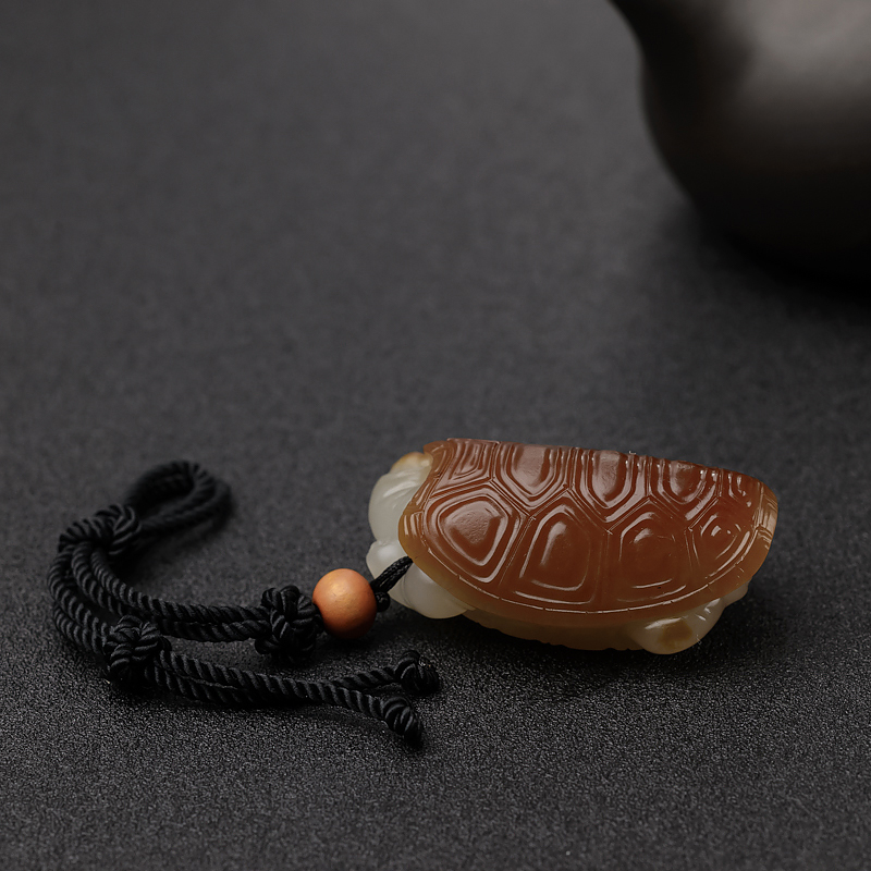 新疆俏色和田玉籽料乌龟吊坠-红掌柜