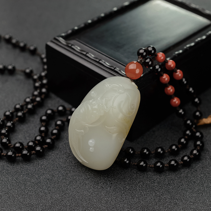 籽料和田玉一鸣惊人吊坠-红掌柜