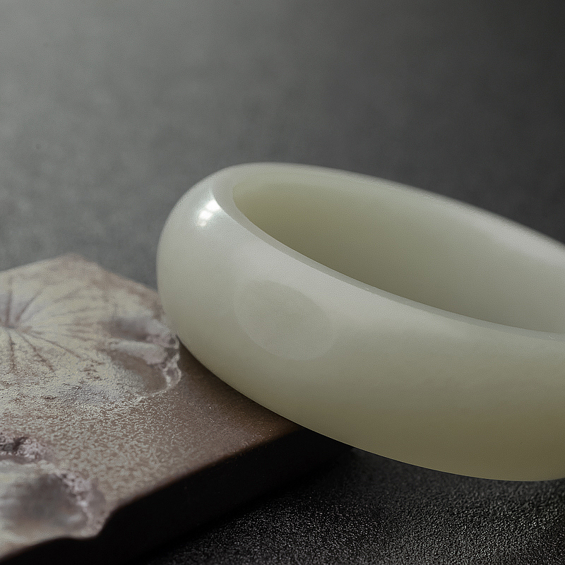 新疆籽料和田玉手镯-红掌柜