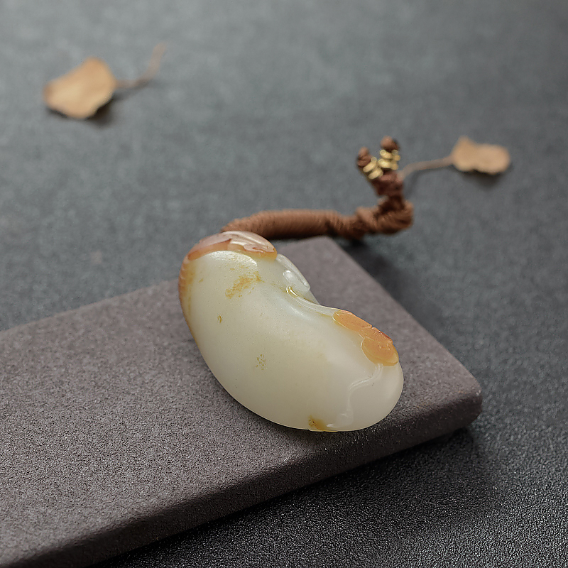 新疆和田玉马上有钱吊坠-红掌柜