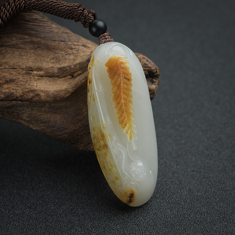 籽料俏色和田玉猴子吊坠-红掌柜