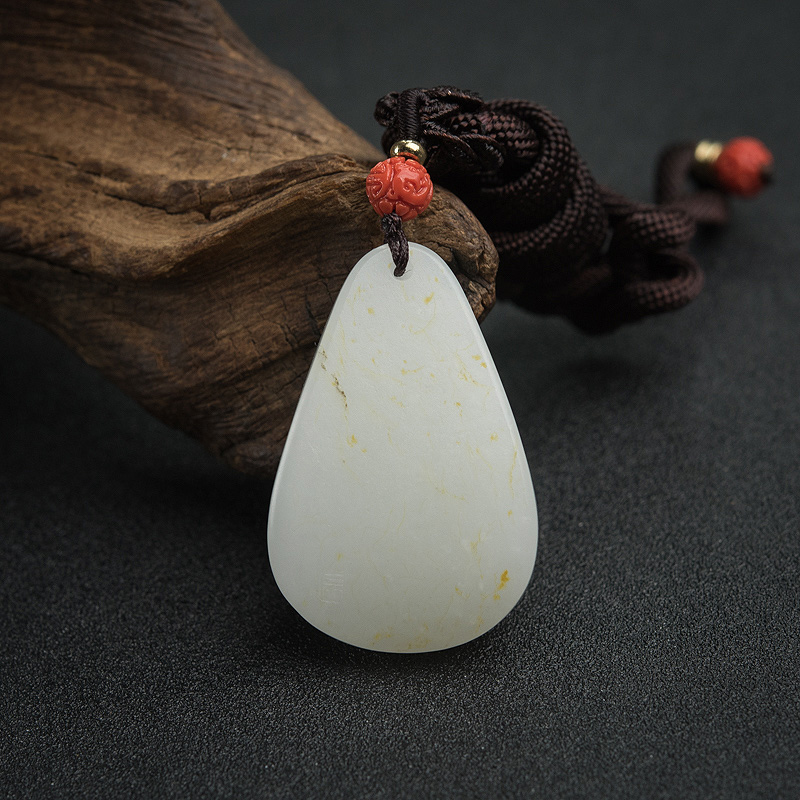 和田玉牡丹花吊坠-红掌柜