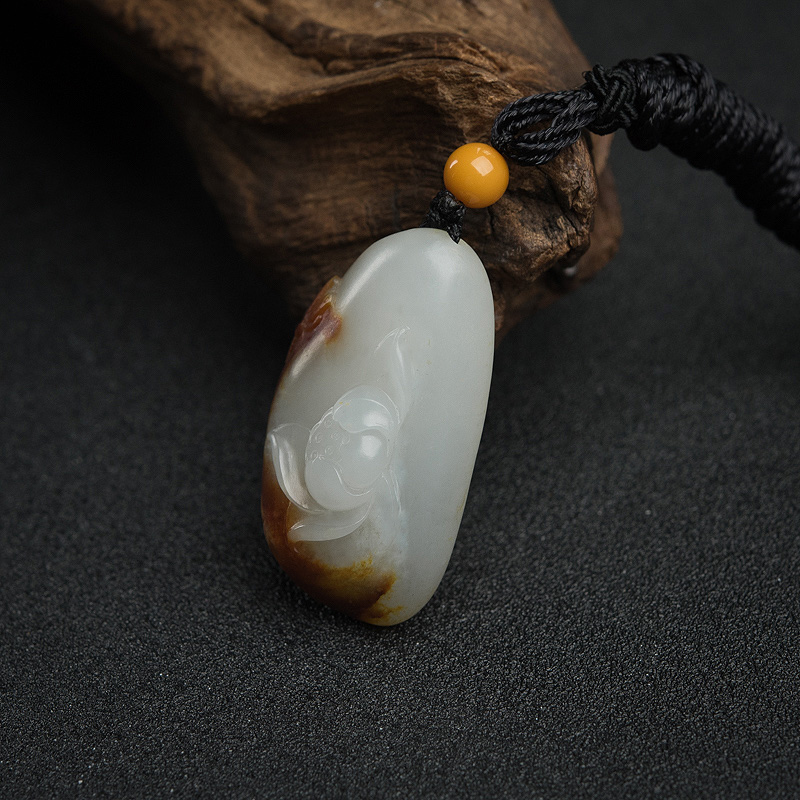 新疆籽料和田玉蝶恋花吊坠-红掌柜