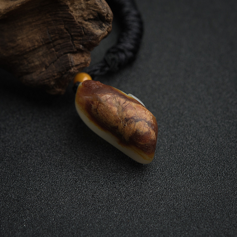 新疆和田玉蝶恋花吊坠-红掌柜