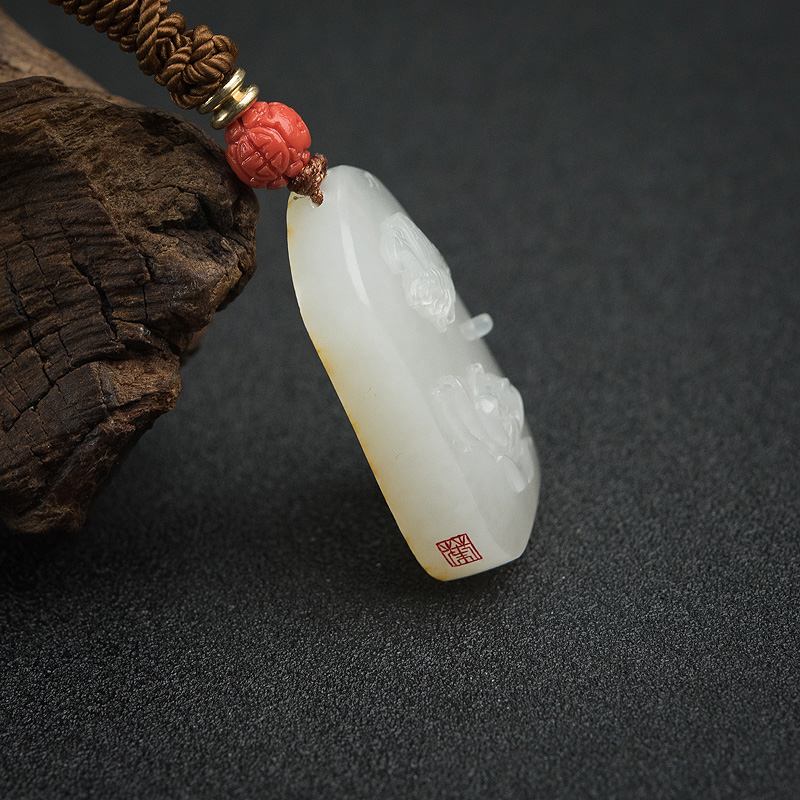 新疆和田玉蝶恋花吊坠-红掌柜