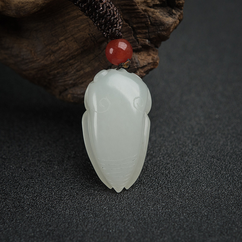 和田玉一鸣惊人吊坠-红掌柜