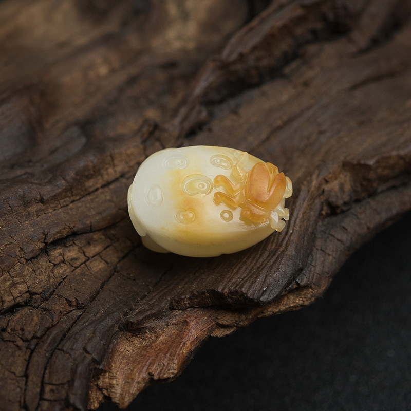 新疆籽料俏色和田玉连生贵子吊坠-红掌柜