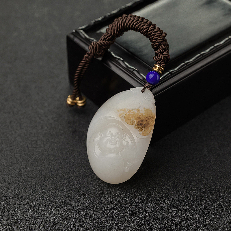 天然籽料俏色和田玉福在眼前吊坠-红掌柜