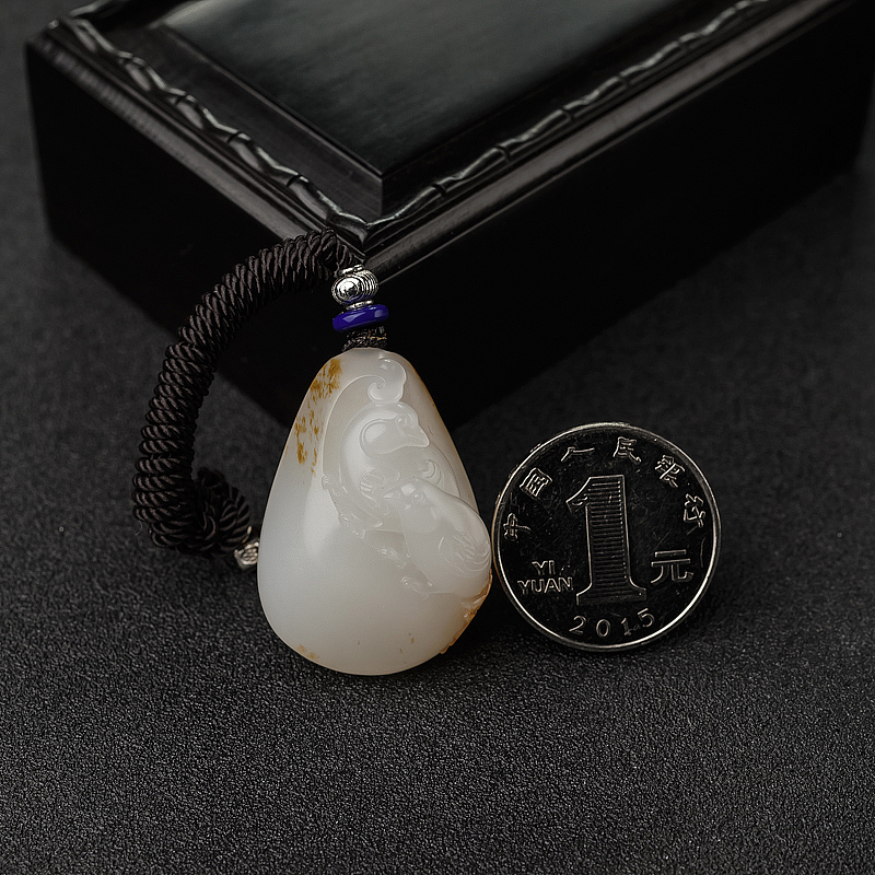 籽料俏色和田玉鹌鹑吊坠-红掌柜