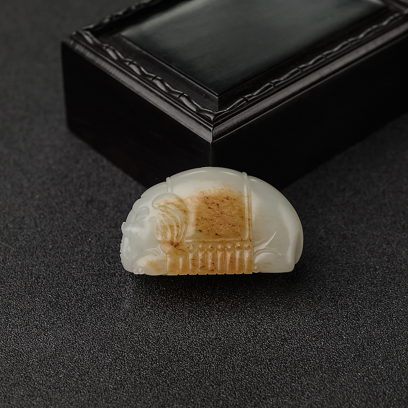 天然和田玉大象车挂-红掌柜