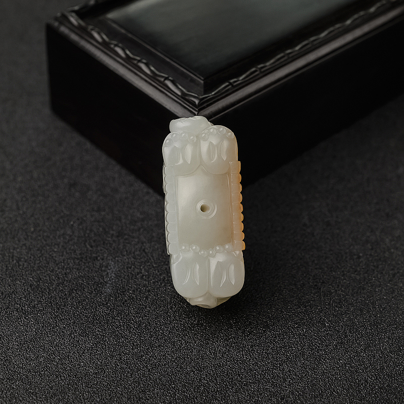 新疆和田玉大象车挂-红掌柜