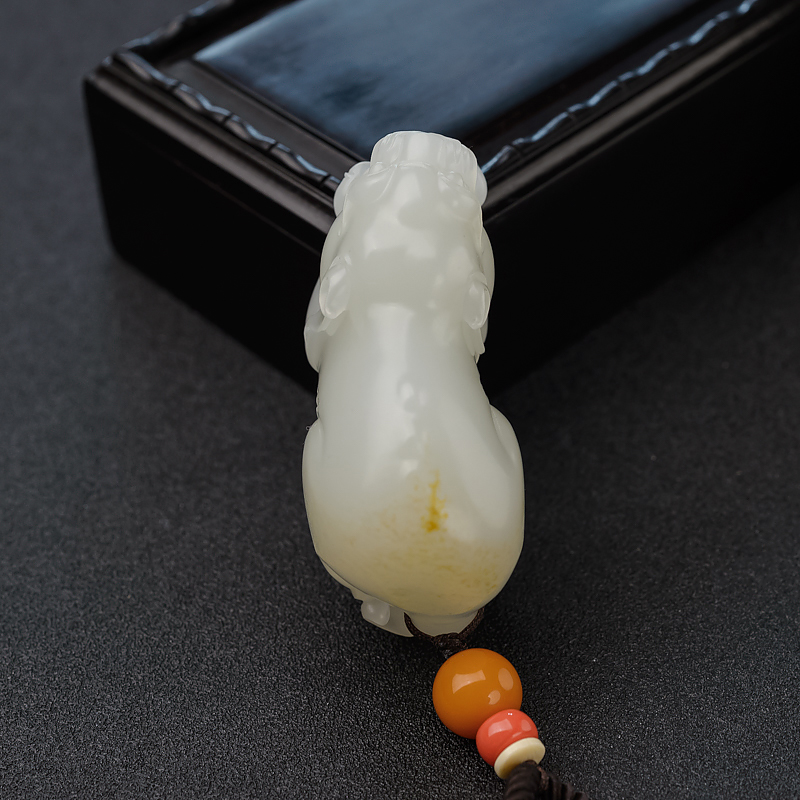 新疆籽料和田白玉貔貅手把件-红掌柜