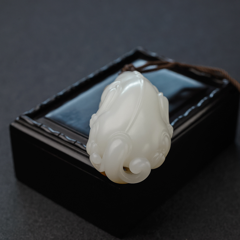 天然和田玉貔貅手把件-红掌柜