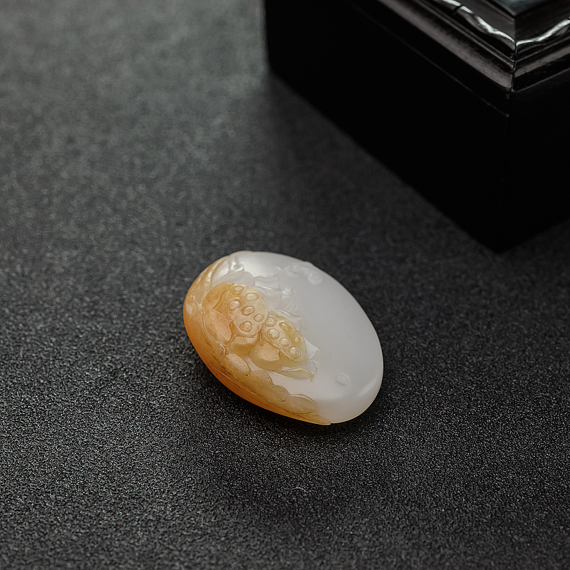 天然和田玉连年有余吊坠-红掌柜