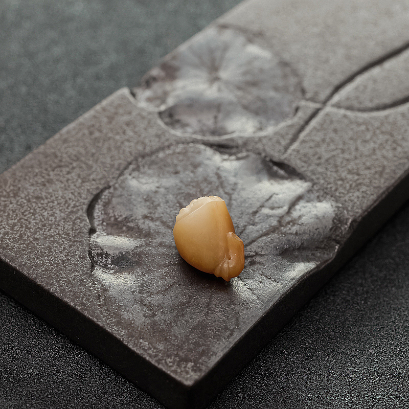 籽料和田玉连生贵子吊坠-红掌柜