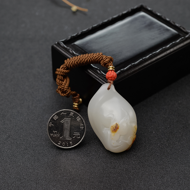 新疆籽料和田玉灵兔献瑞吊坠-红掌柜