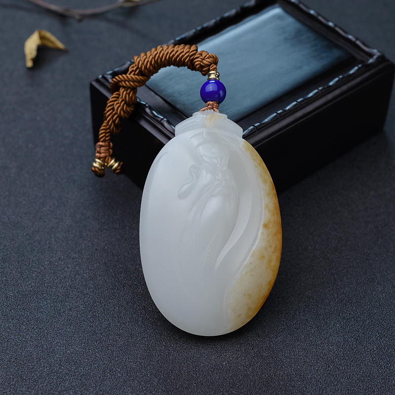 天然籽料俏色和田玉关公吊坠-红掌柜