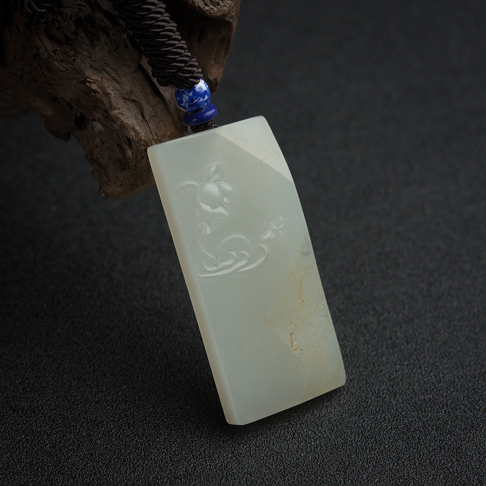 天然籽料和田青白玉亭亭玉立吊坠-红掌柜