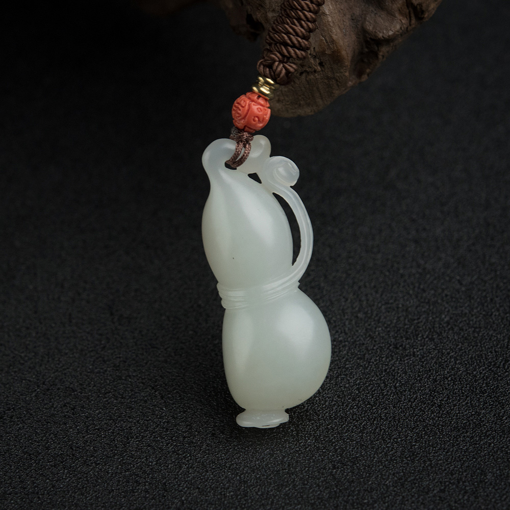 籽料和田青白玉吊坠-红掌柜