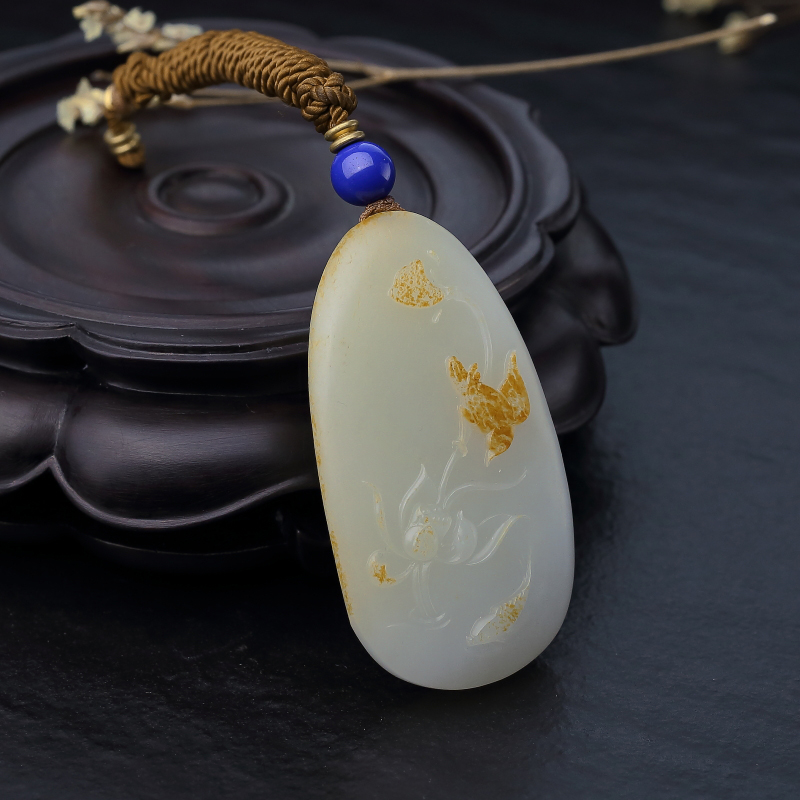 天然俏色和田玉喜事连连吊坠-红掌柜