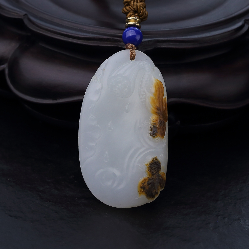 天然籽料俏色和田玉连年有余吊坠-红掌柜