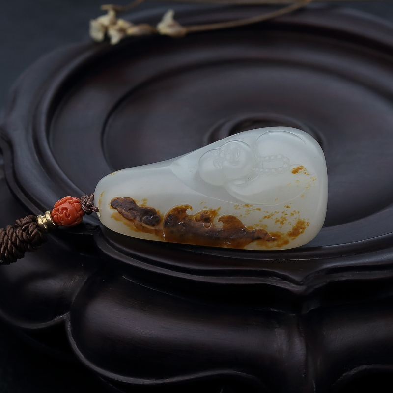 天然籽料俏色和田玉吊坠-红掌柜