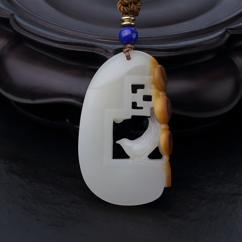 天然籽料俏色和田玉镂雕喜临门吊坠-红掌柜