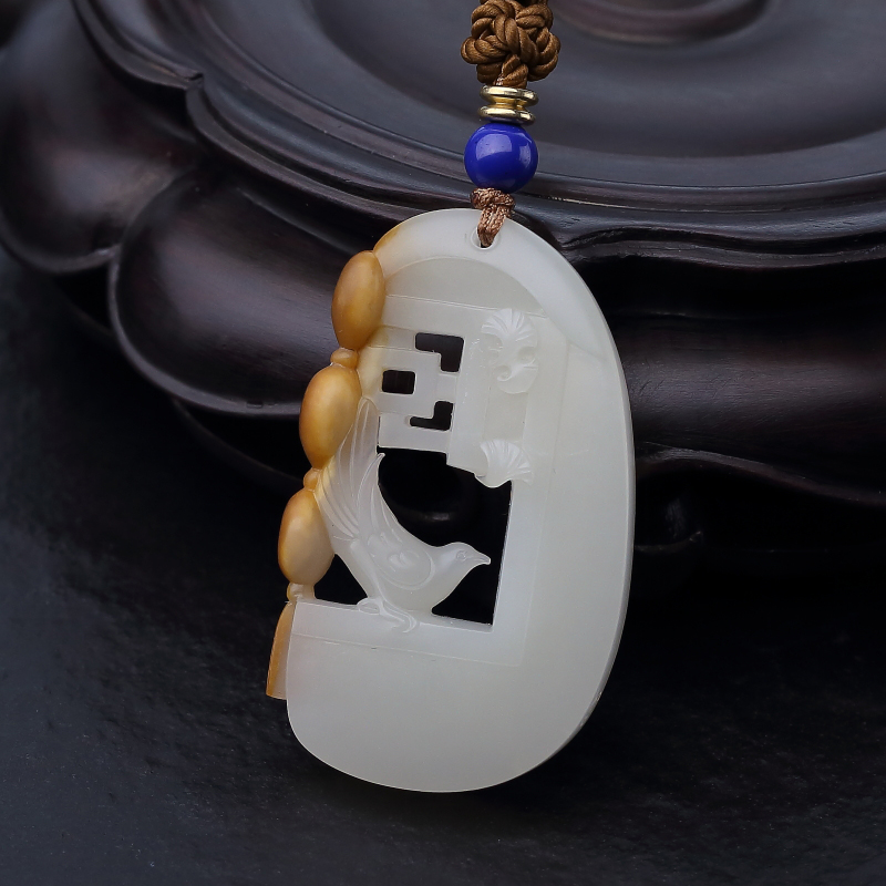 天然籽料和田玉镂雕喜临门吊坠-红掌柜