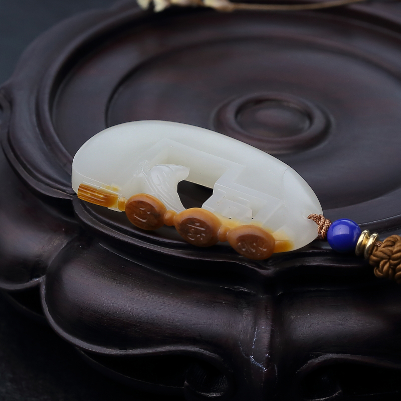 天然籽料俏色和田玉喜临门吊坠-红掌柜