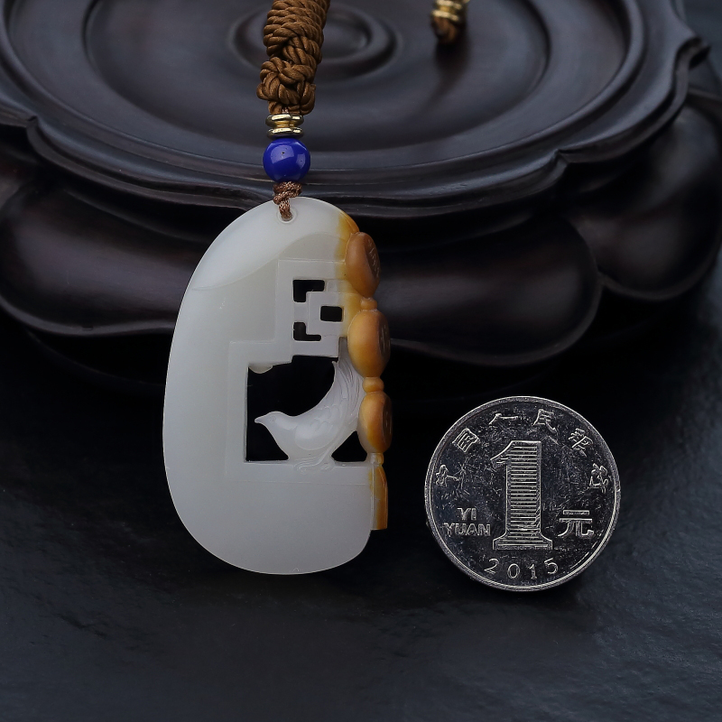 和田玉镂雕喜临门吊坠-红掌柜